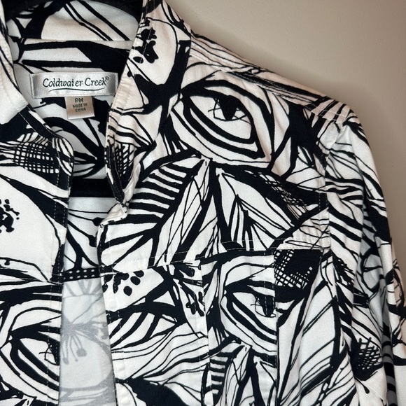 Women’s black and white Coldwater Creek floral jacket / petite medium - Picture 3 of 6